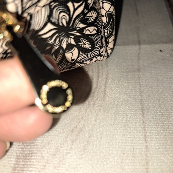 Vince Camuto Cosmetic Makeup Toiletry Travel Bag Pouch Lace Look - Picture 6 of 9